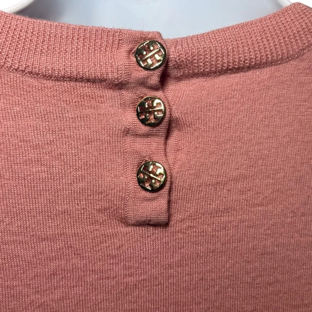 Tory Burch Crewneck Sweater Dusty Rose Pink Button Back Womens Medium Logo